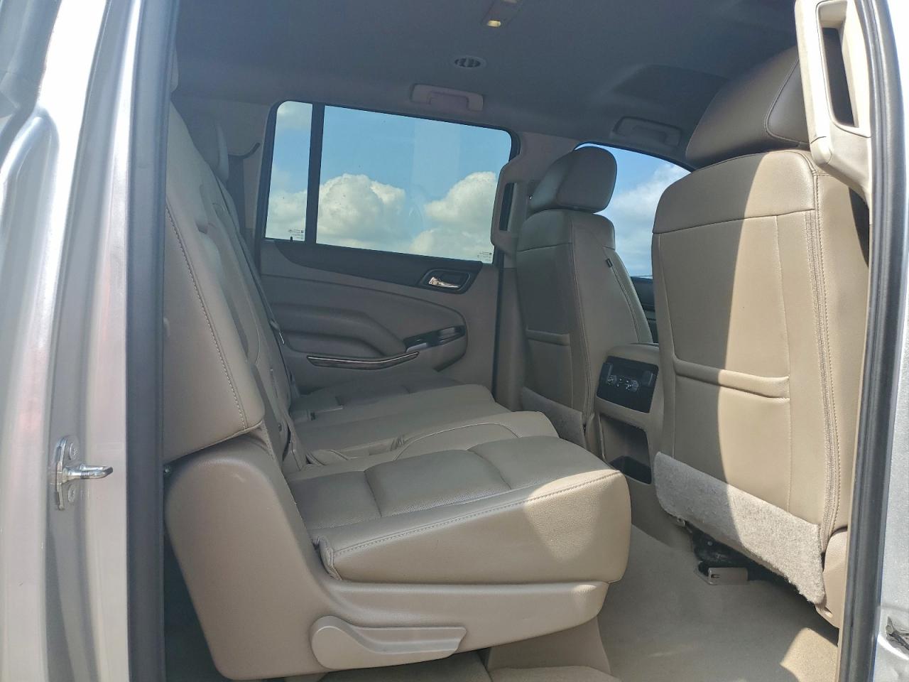 GMC Yukon C1500 Slt Image 13