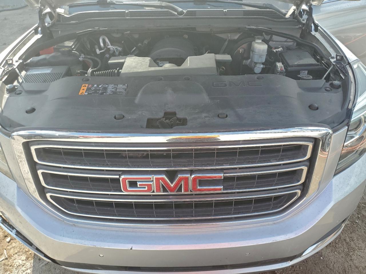 GMC Yukon C1500 Slt Image 11