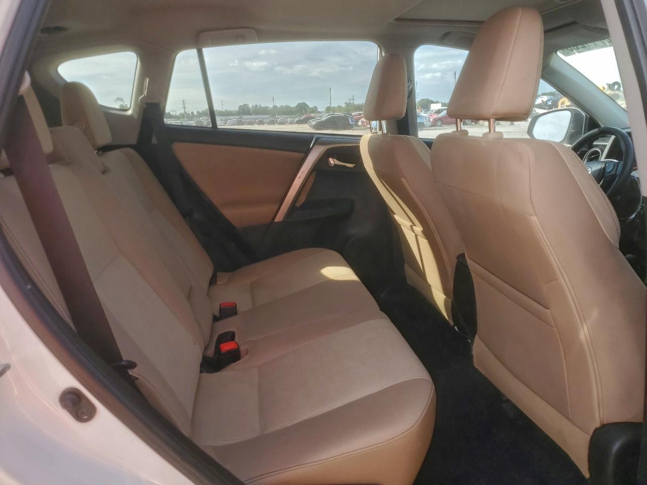 Toyota RAV4 Xle Image 12