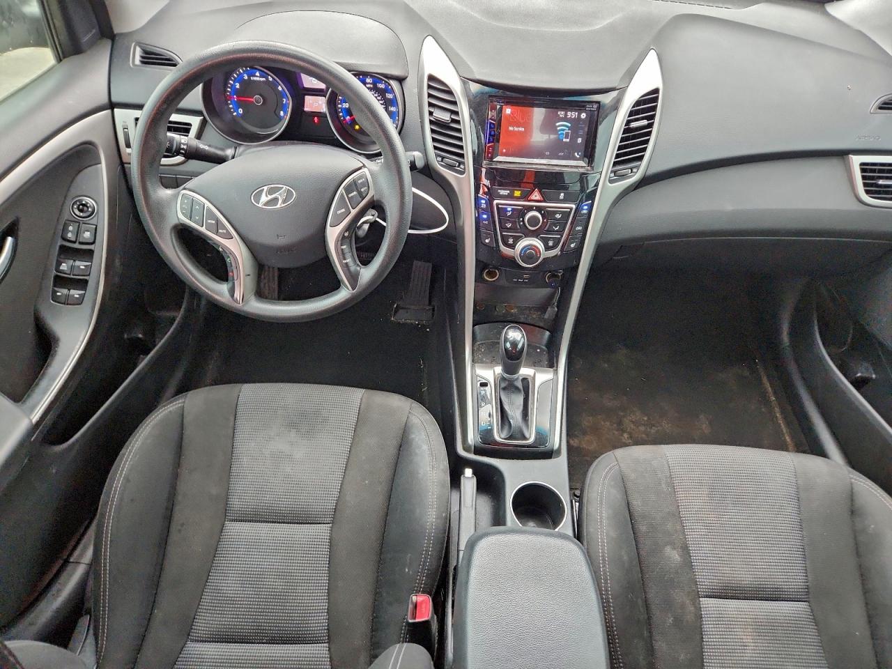 Hyundai ELANTRA Image 9