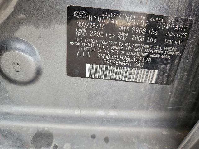 Hyundai ELANTRA Image 11