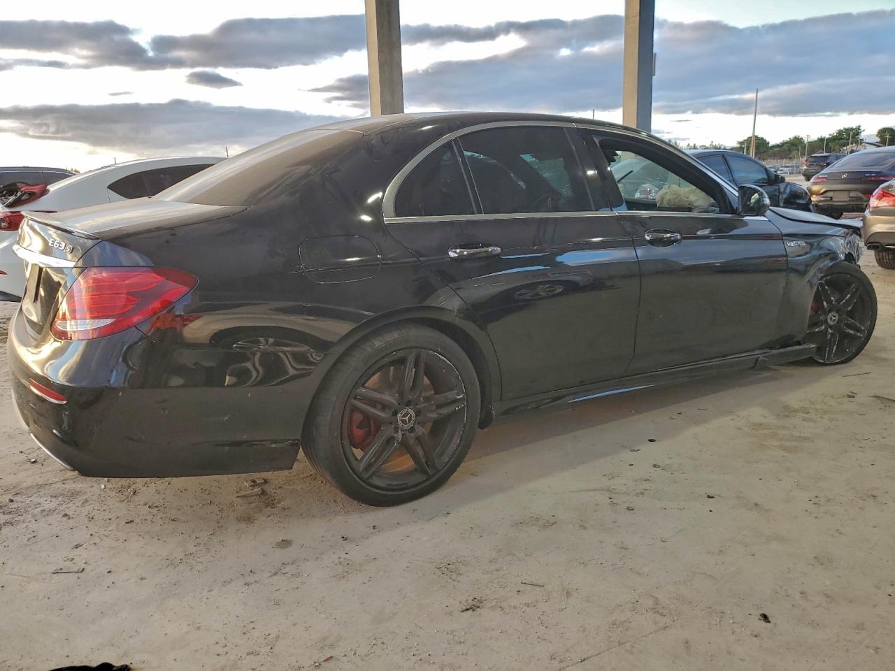 Mercedes-Benz E-Class 450 4matic Image 3