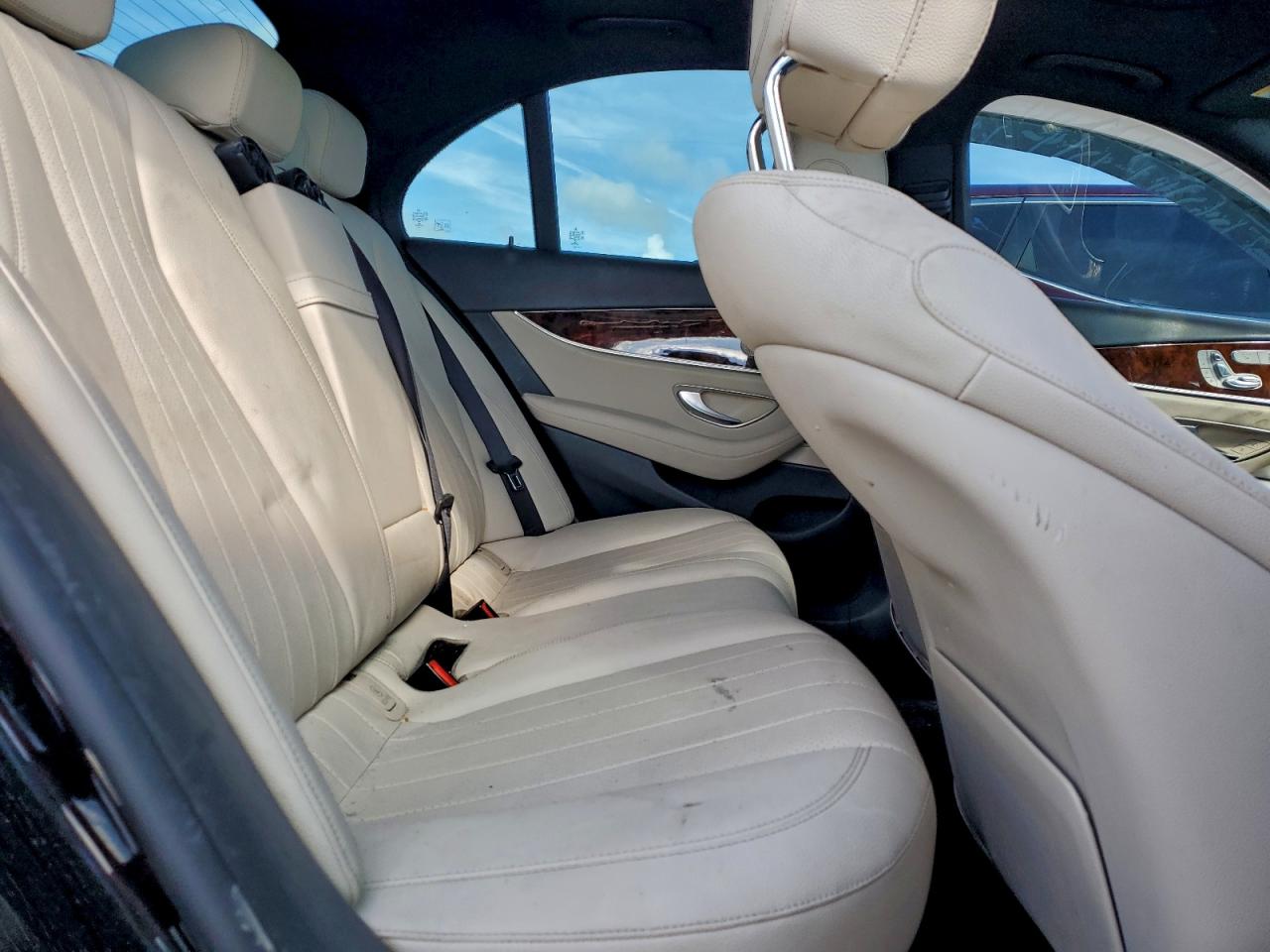 Mercedes-Benz E-Class 450 4matic Image 7