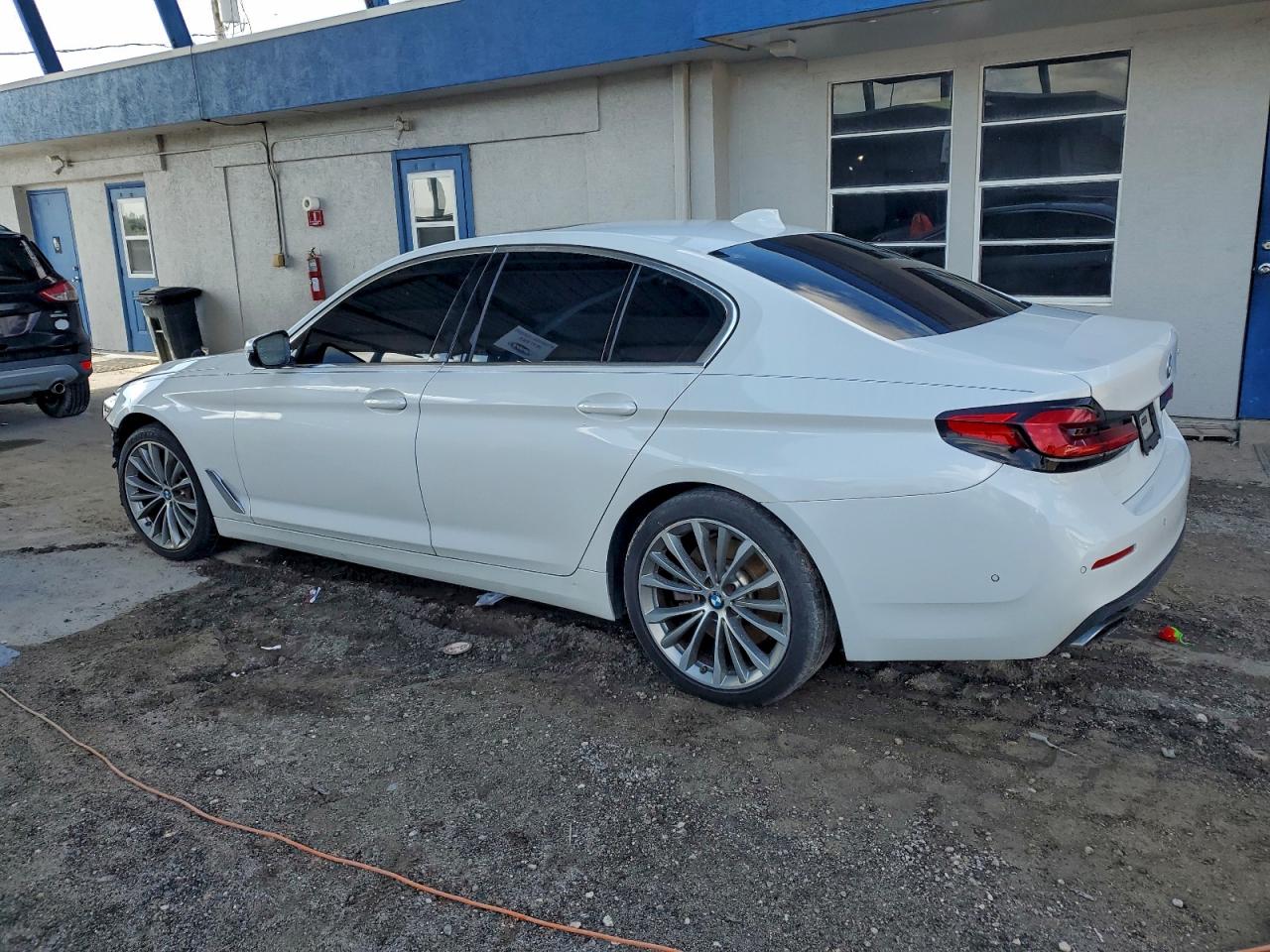 BMW 5 Series I Image 4