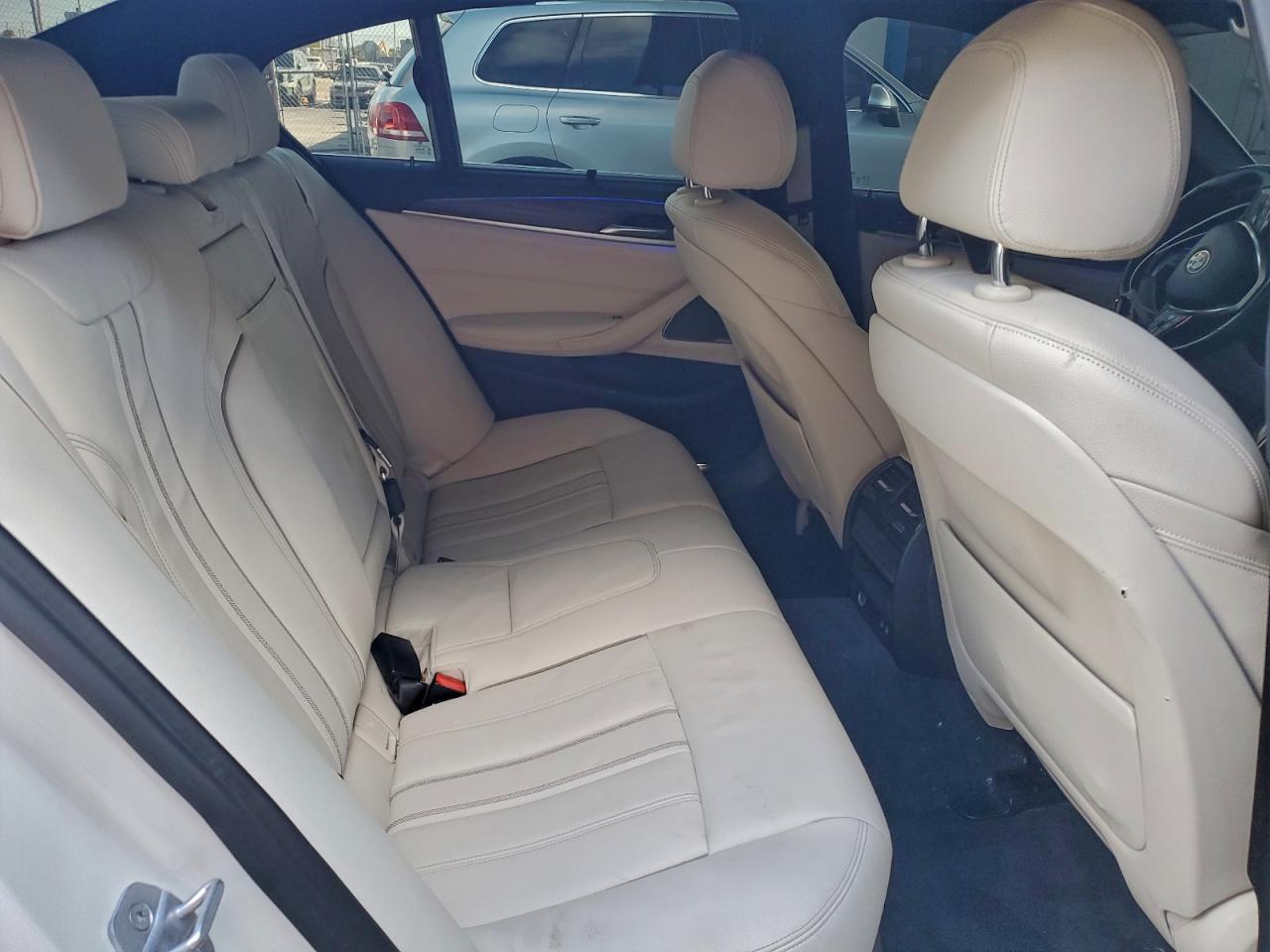 BMW 5 Series I Image 10