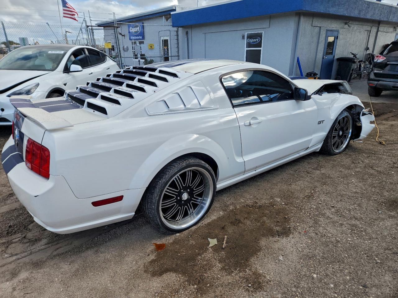 Ford Mustang Gt Image 4