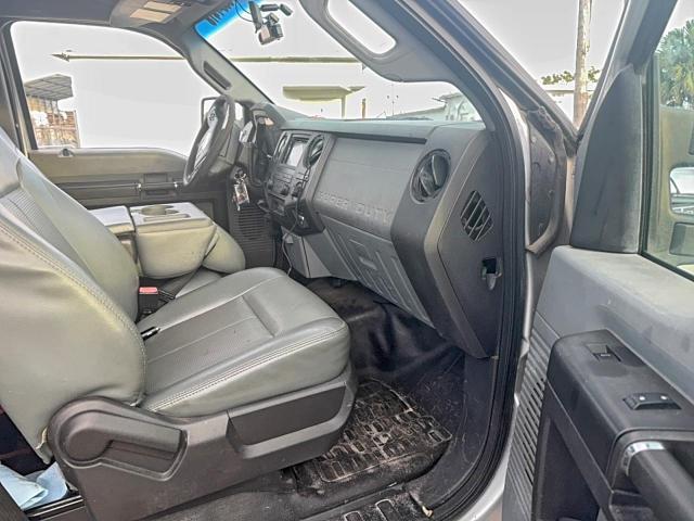 Ford F-550 Super Duty Image 13