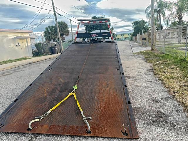 Ford F-550 Super Duty Image 5