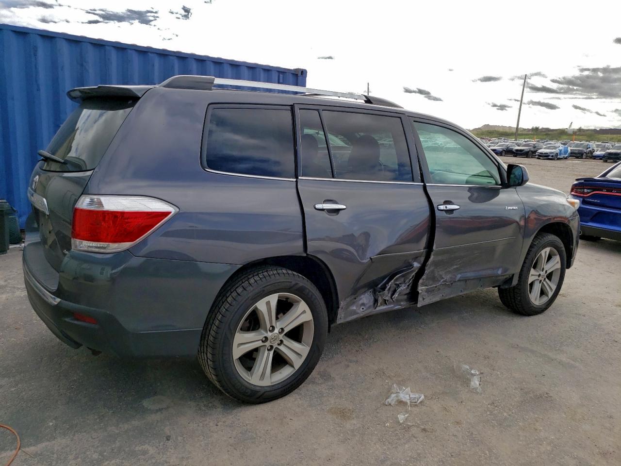 Toyota Highlander Limited Image 2