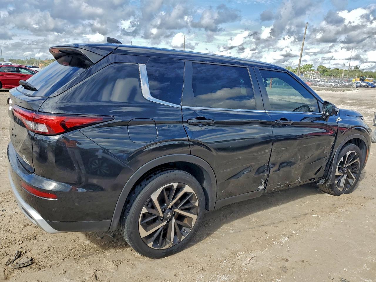 Mitsubishi Outlander Se Image 12