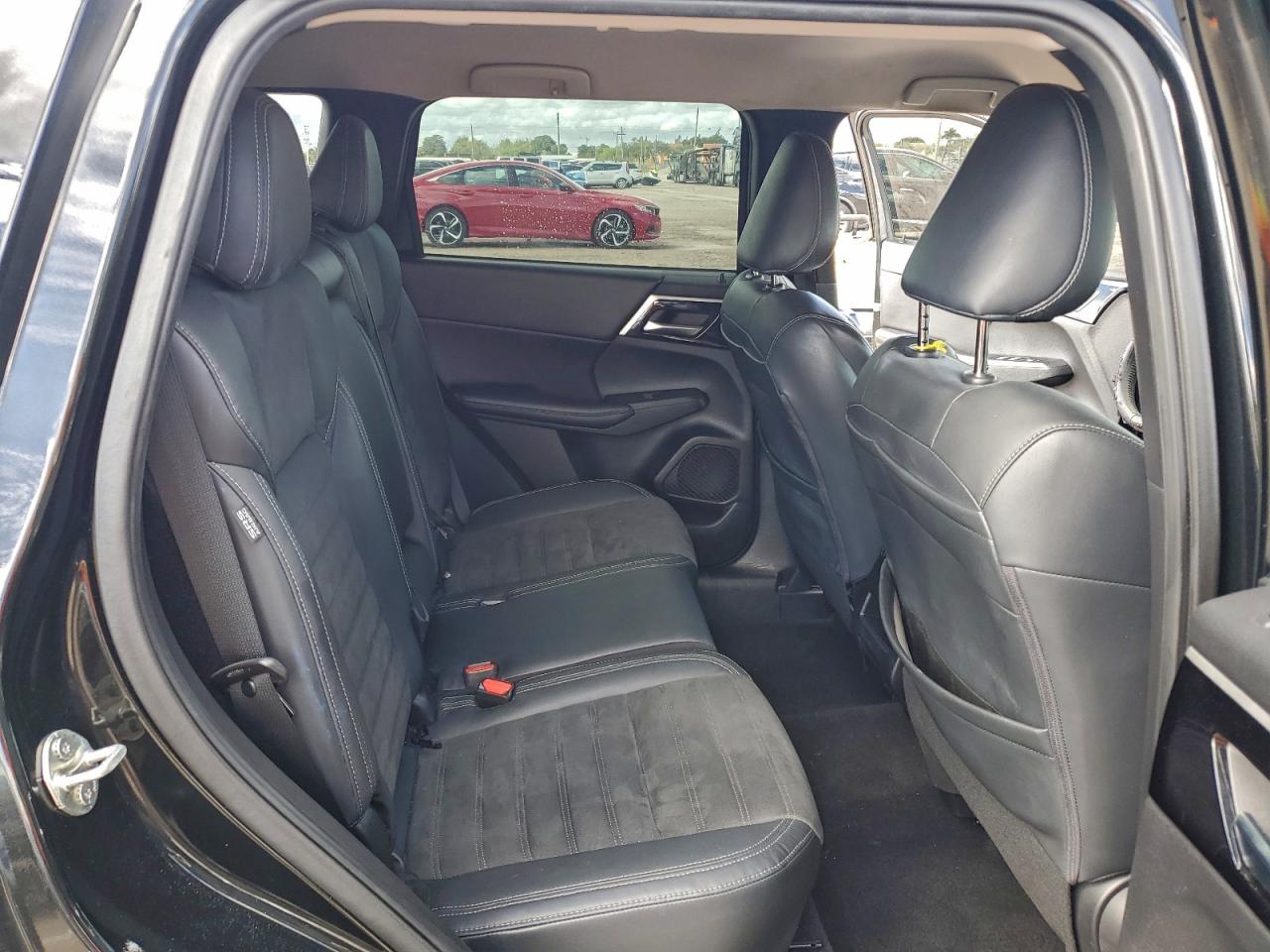 Mitsubishi Outlander Se Image 9