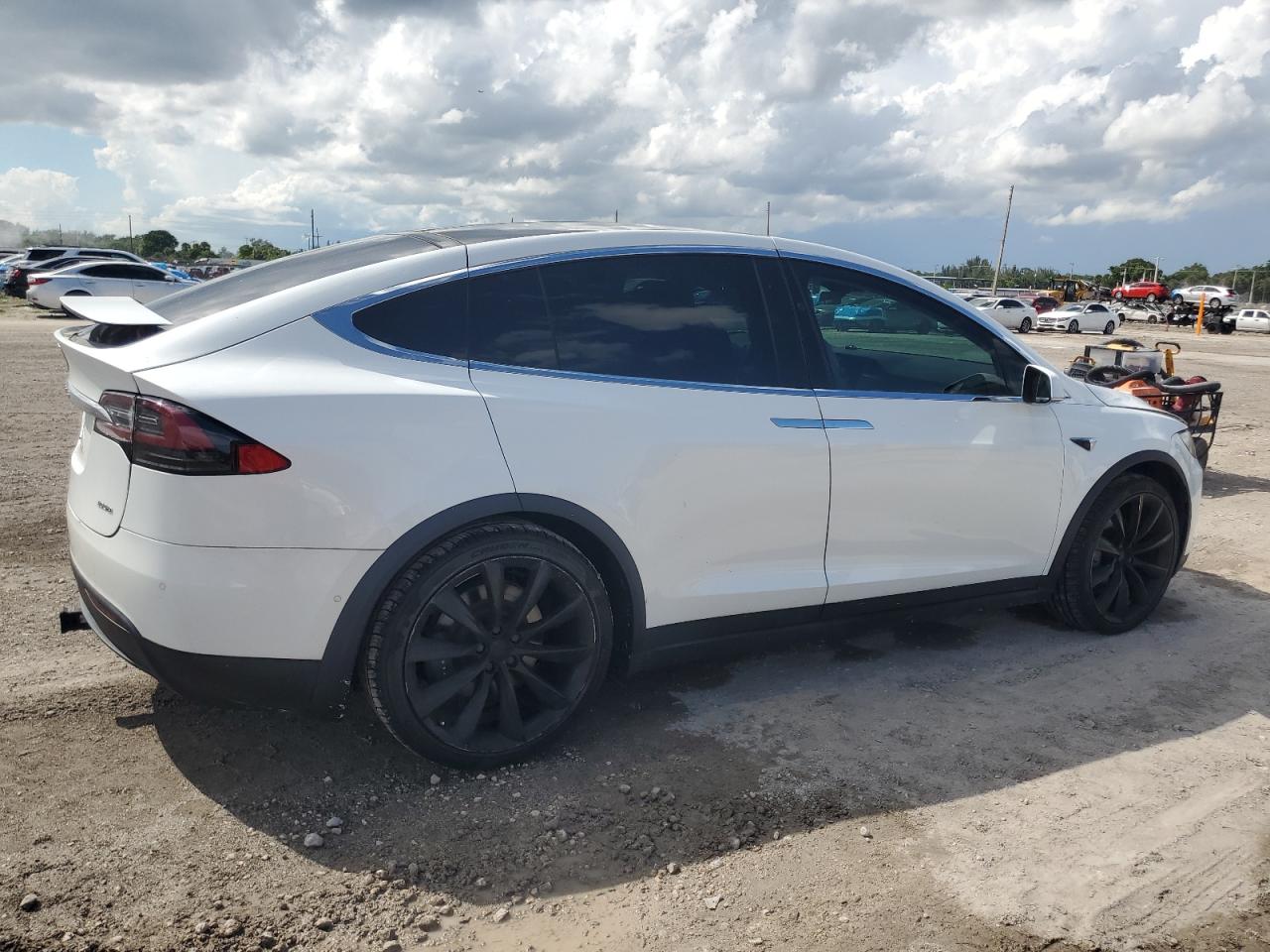 Tesla Model X Image 13