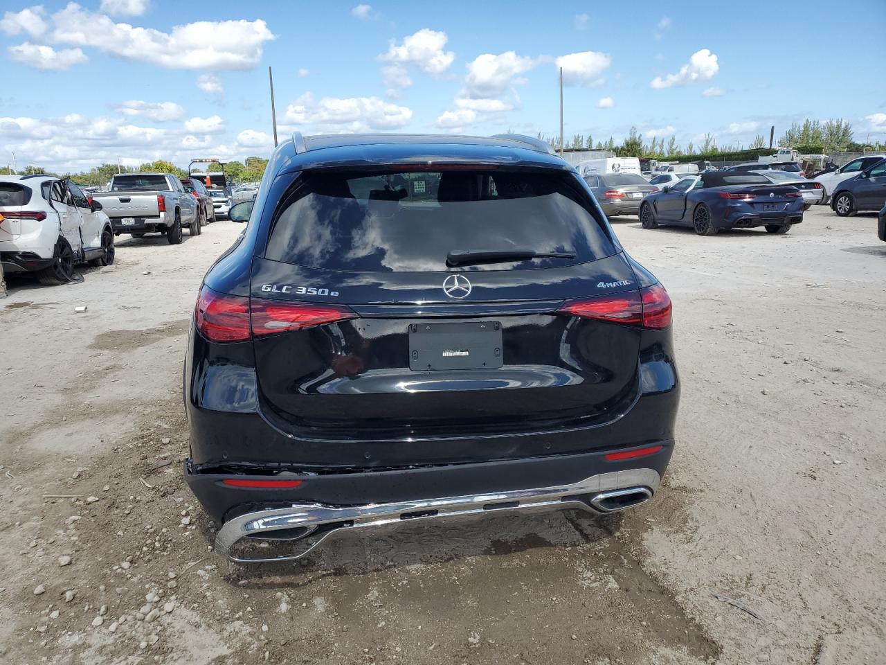 Mercedes-Benz GLC 350e Image 12