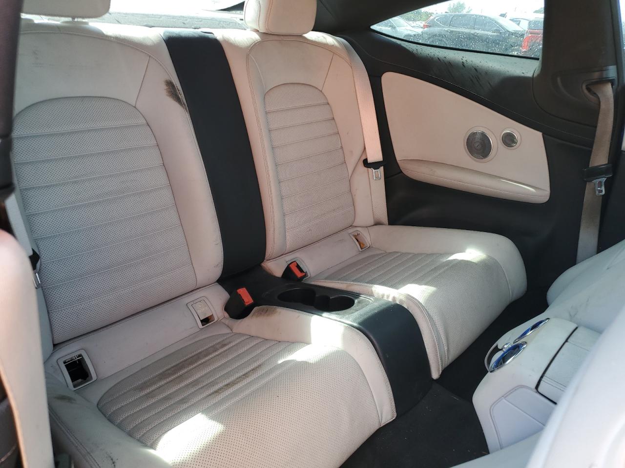 Mercedes-Benz C-Class 300 Image 9