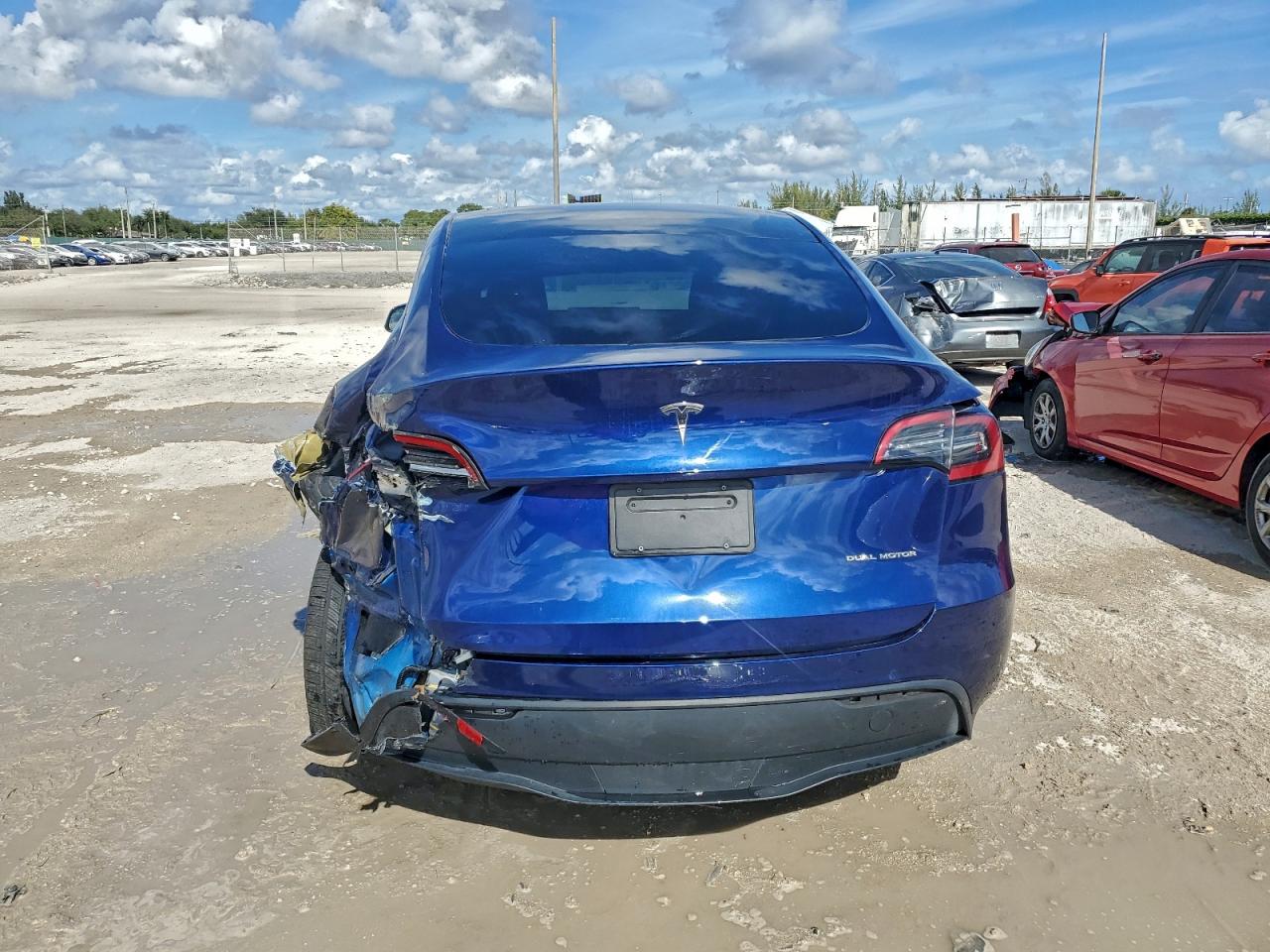 Tesla Model Y Image 2