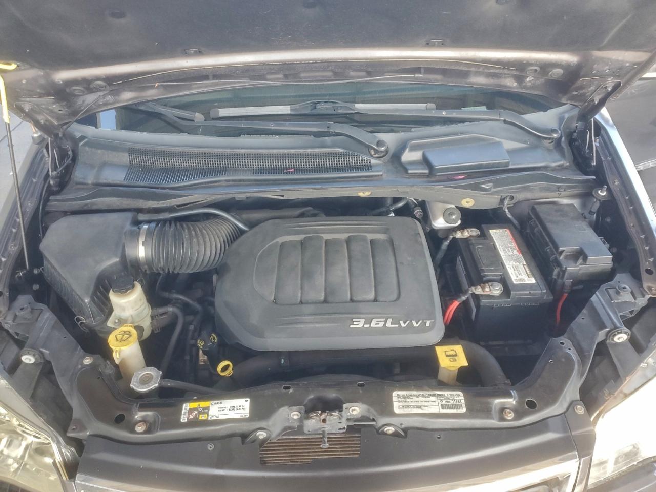 Chrysler Minivan Touring L Image 13