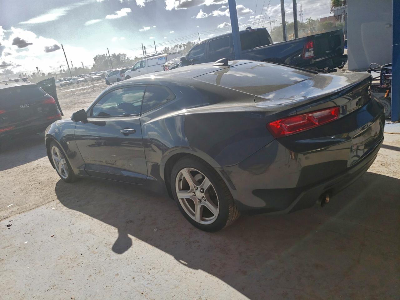 Chevrolet Camaro Lt Image 5