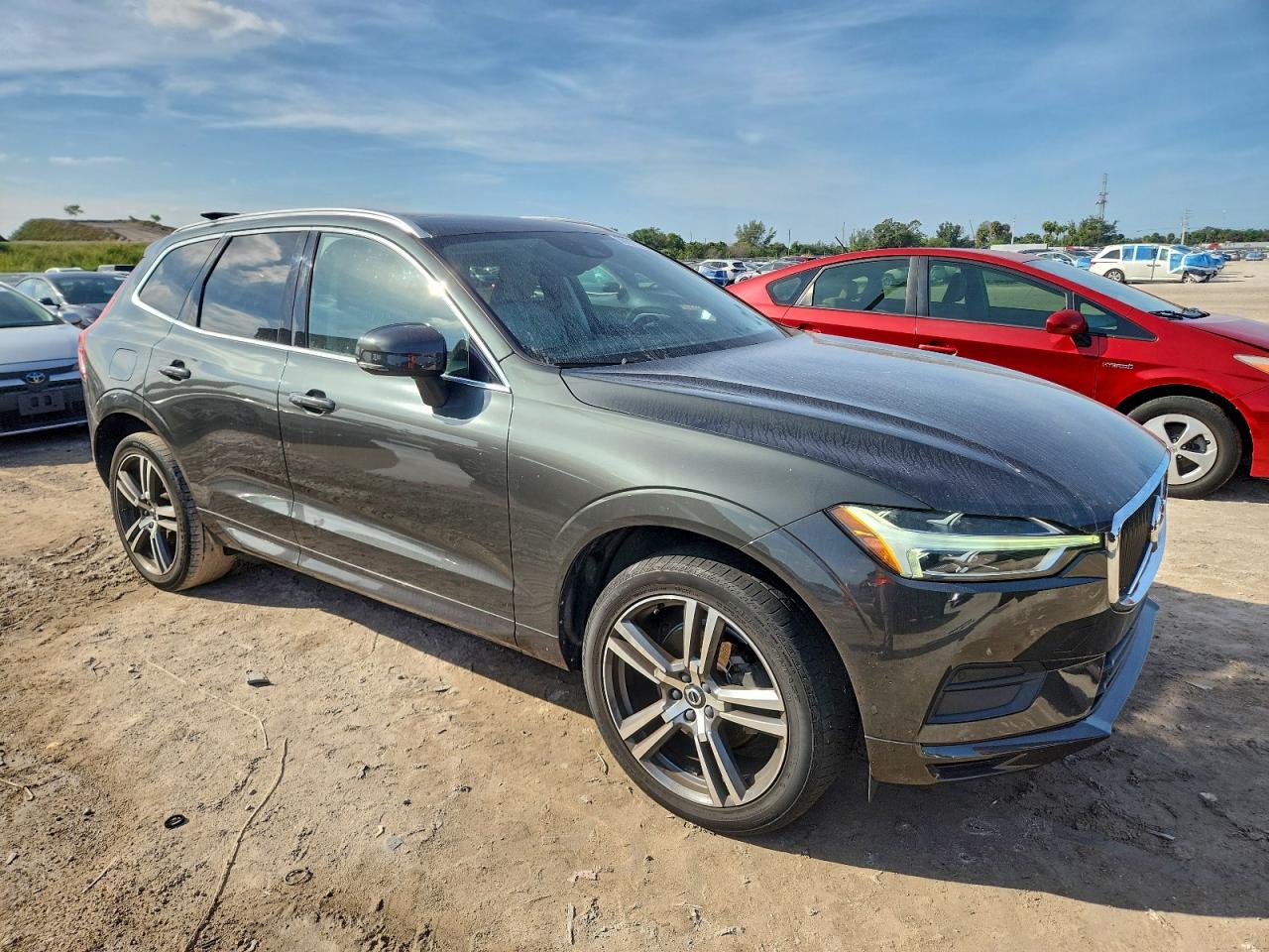 Volvo XC60 T5 Momentum Image 4