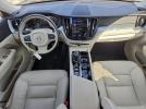 Volvo XC60 T5 Momentum Image 2