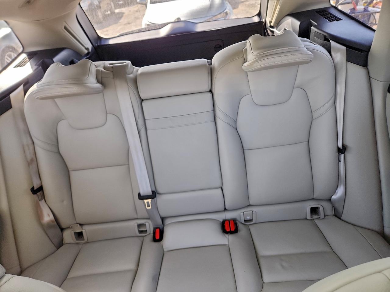 Volvo XC60 T5 Momentum Image 10