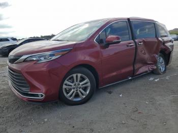  Salvage Toyota Sienna