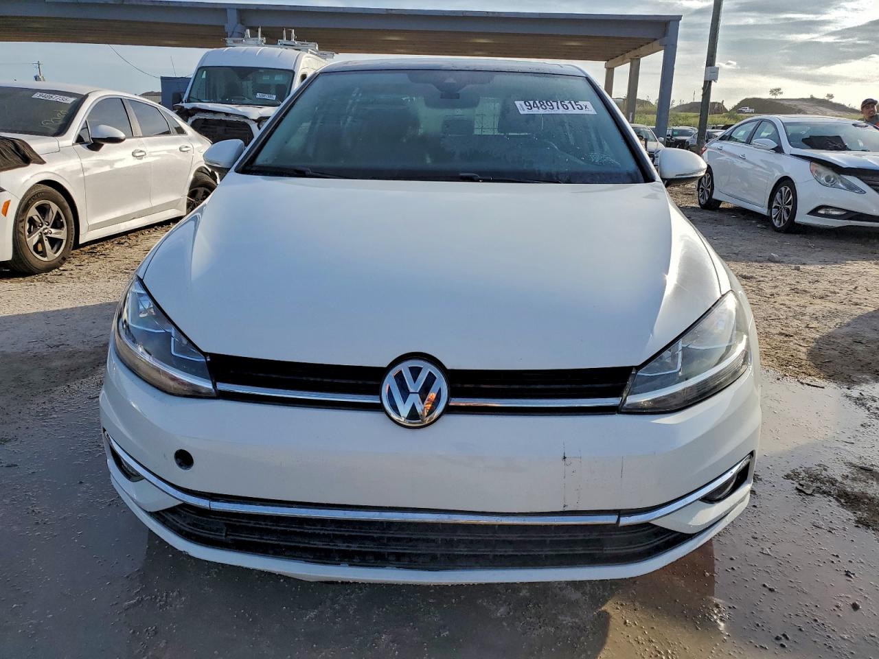 Volkswagen Golf S Image 10