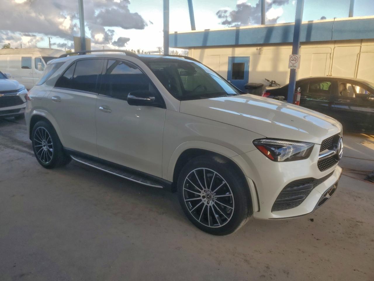 Mercedes-Benz GLE 350 Image 4