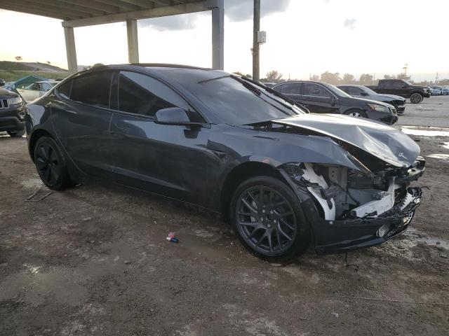 Tesla Model 3 Image 12