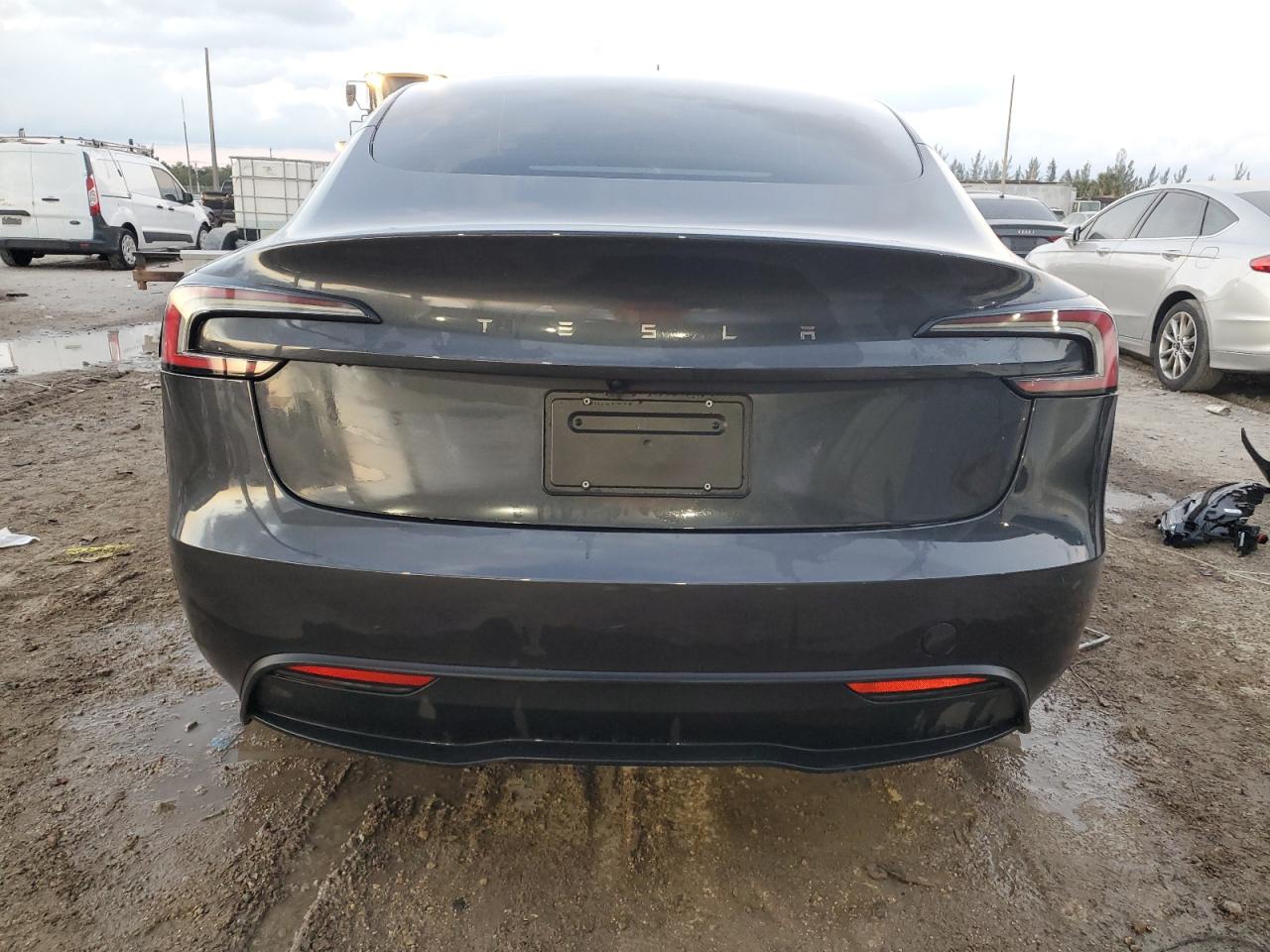 Tesla Model 3 Image 13