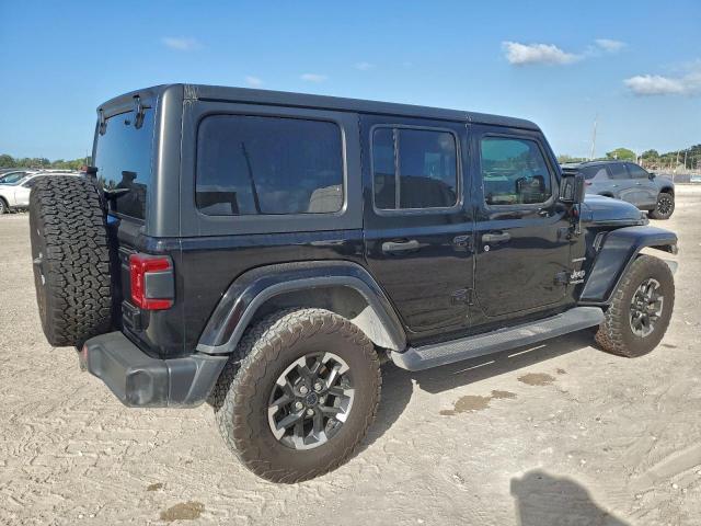 Jeep Wrangler Sahara Image 2
