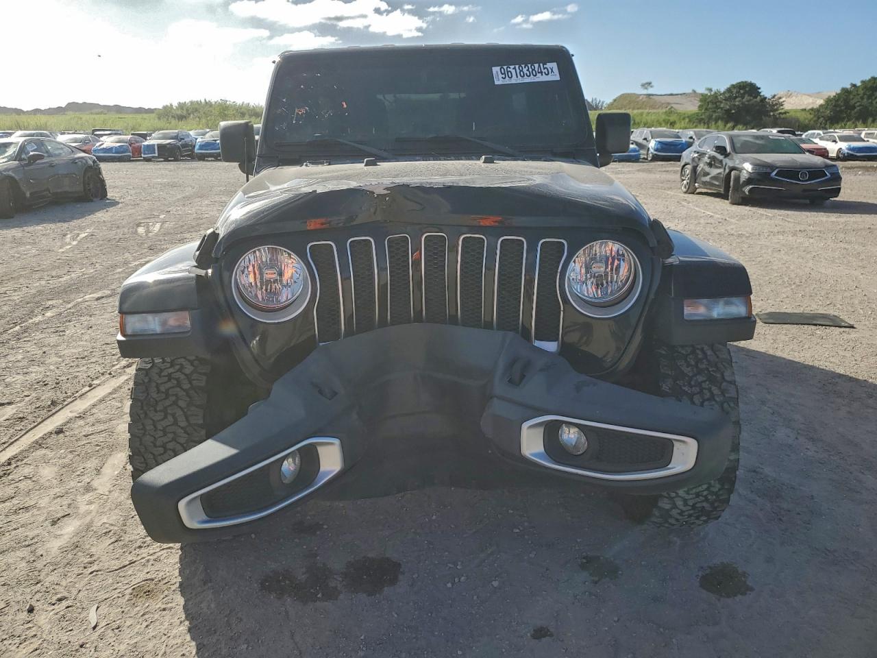 Jeep Wrangler Sahara Image 3