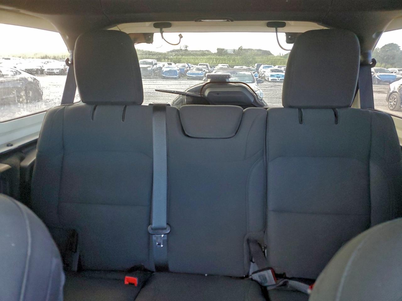 Jeep Wrangler Sahara Image 13