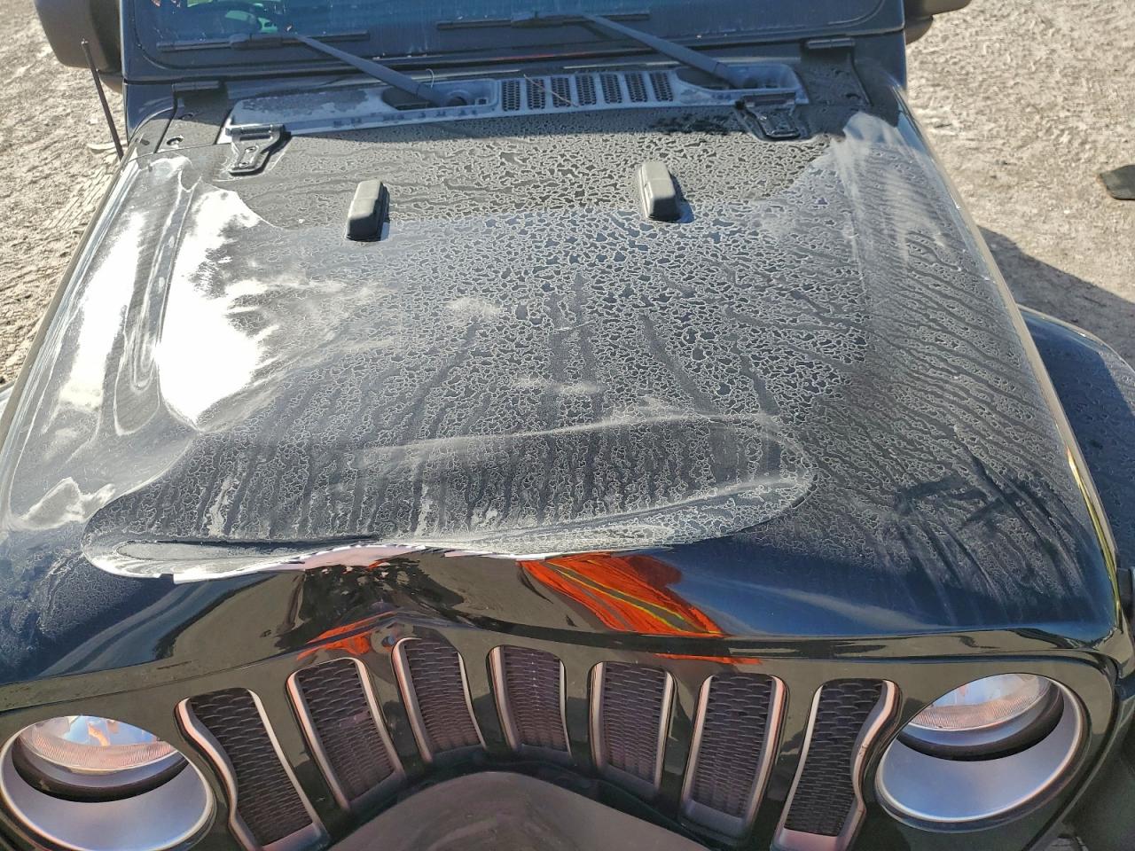 Jeep Wrangler Sahara Image 12