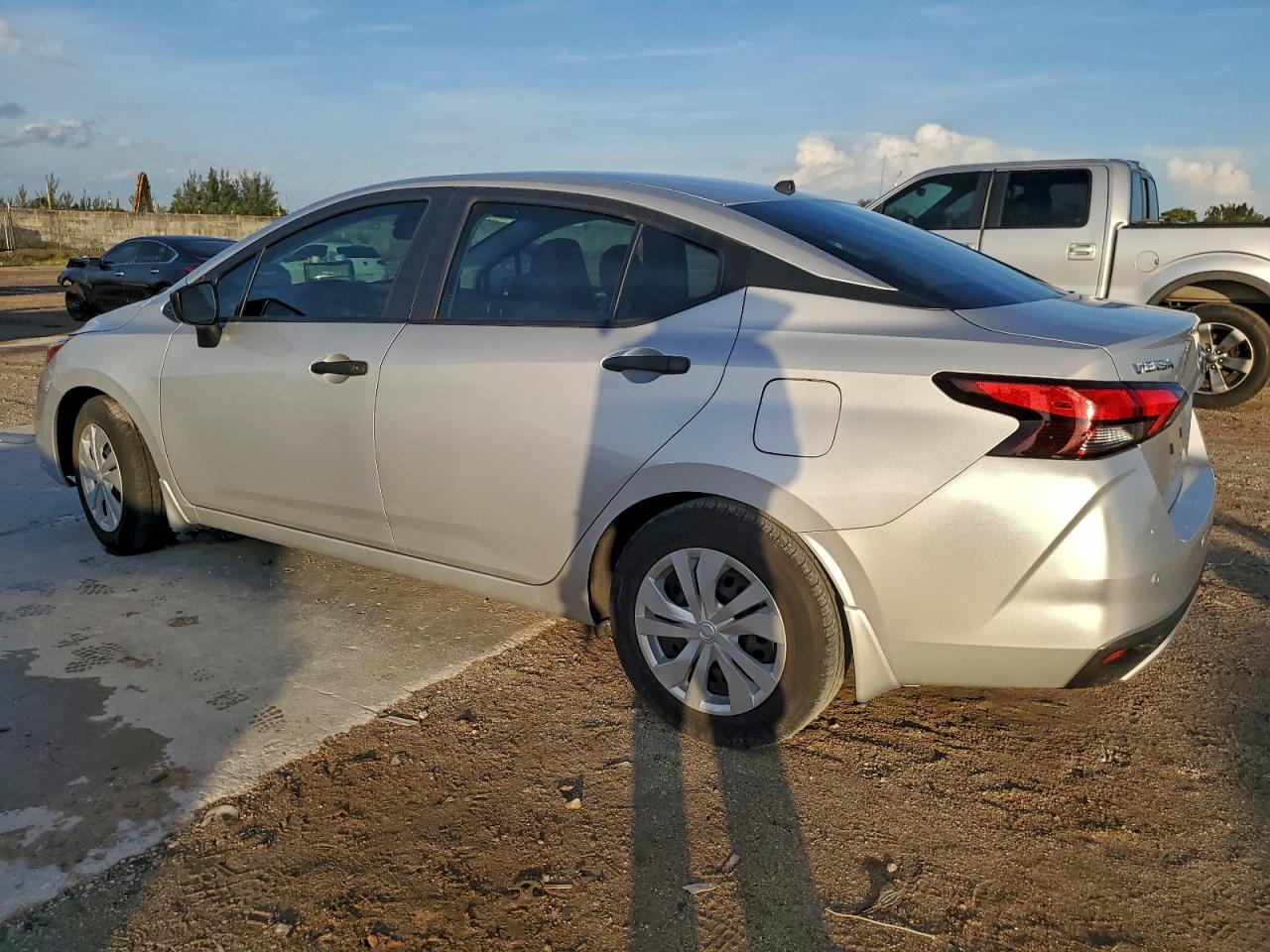 Nissan Versa S Image 7