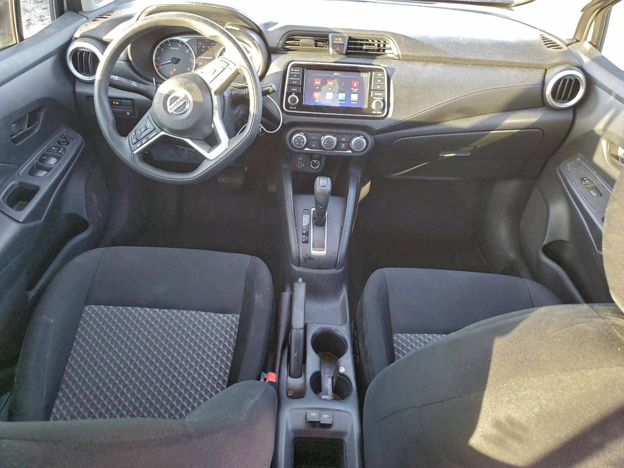 Nissan Versa S Image 5