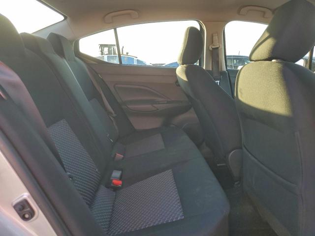 Nissan Versa S Image 11