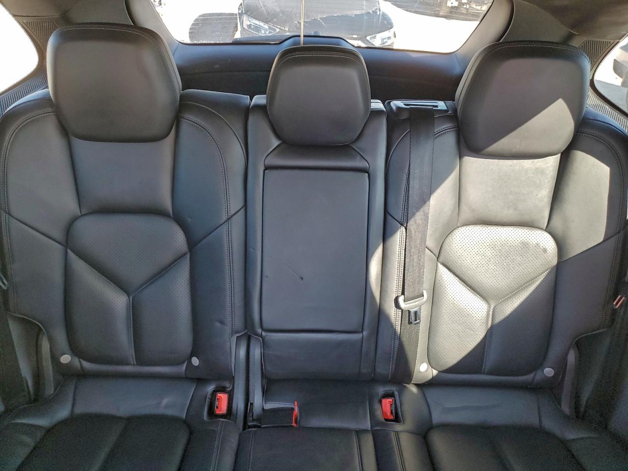 Porsche Cayenne Se Hybrid Image 4