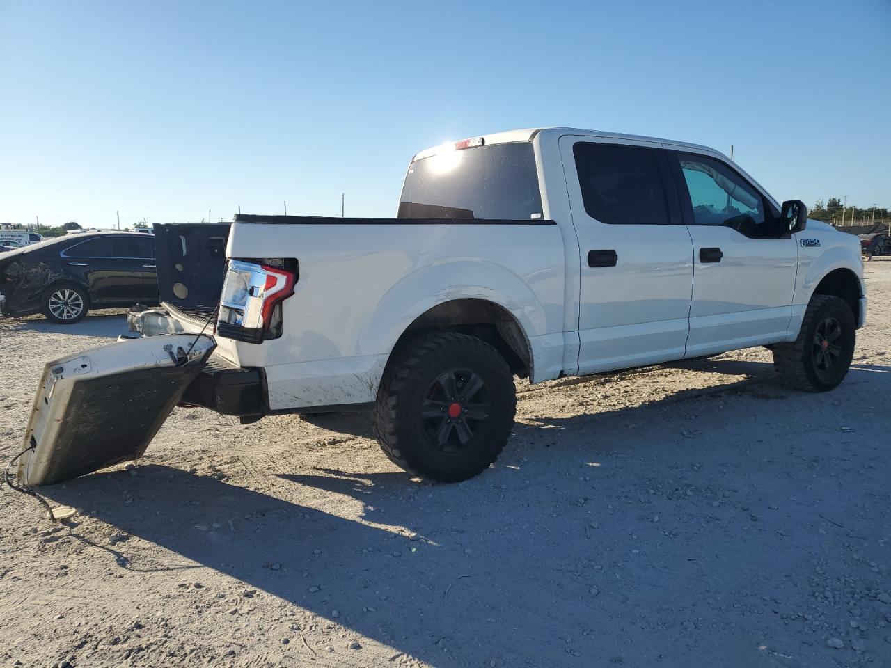 Ford F-150 Supercrew Image 7
