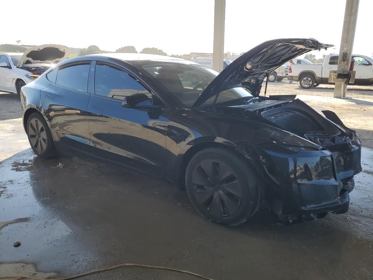 Tesla Model 3 Image 4