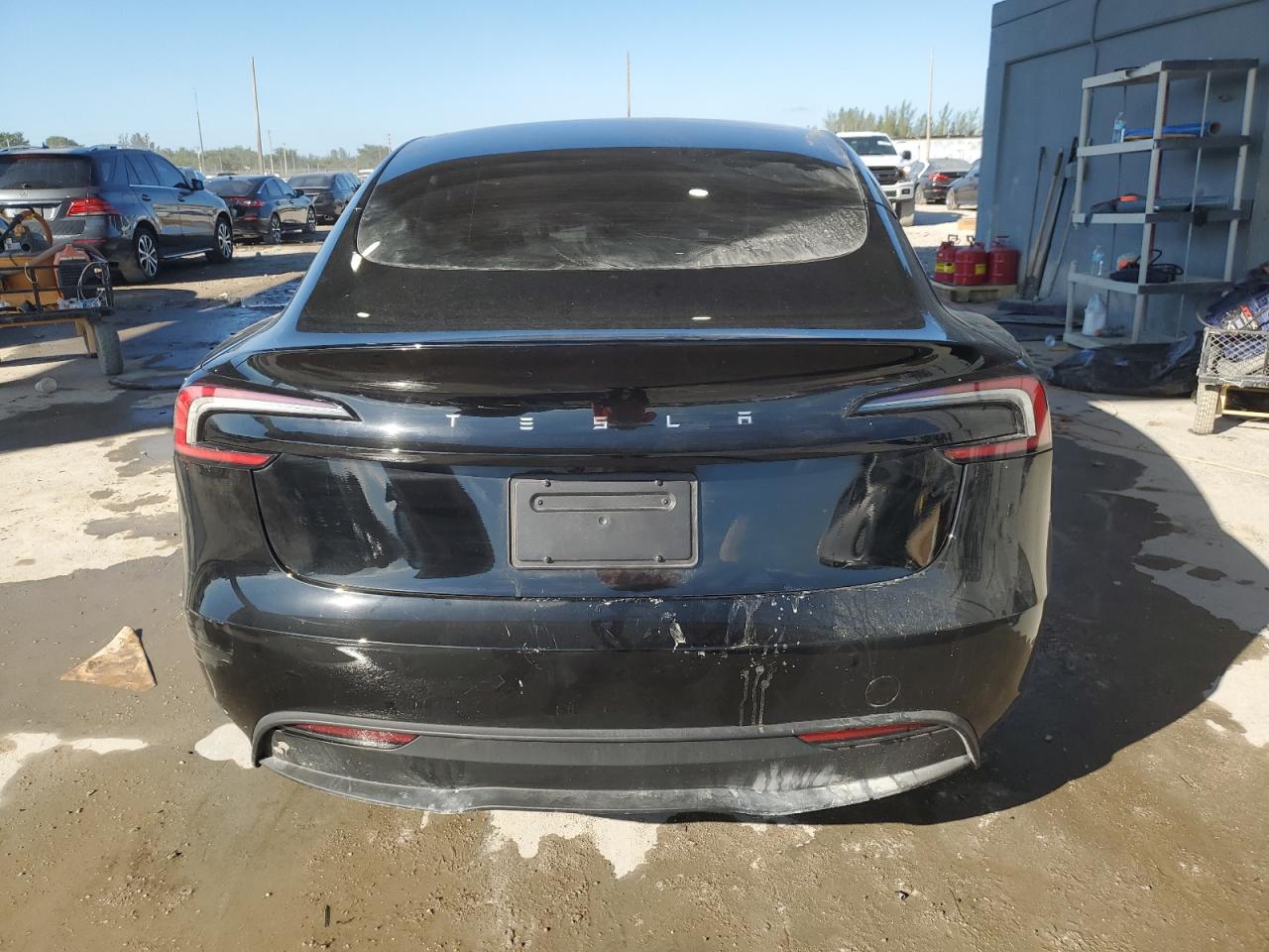 Tesla Model 3 Image 6