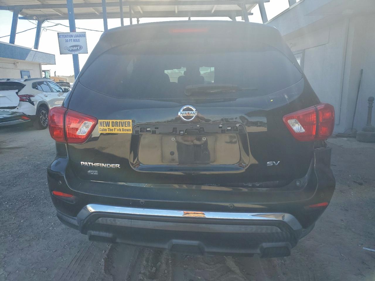 Nissan Pathfinder S Image 6