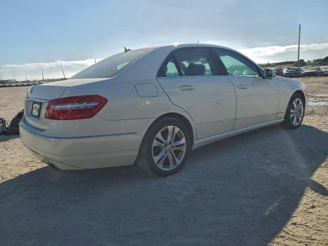 Mercedes-Benz E-Class 350 Image 11