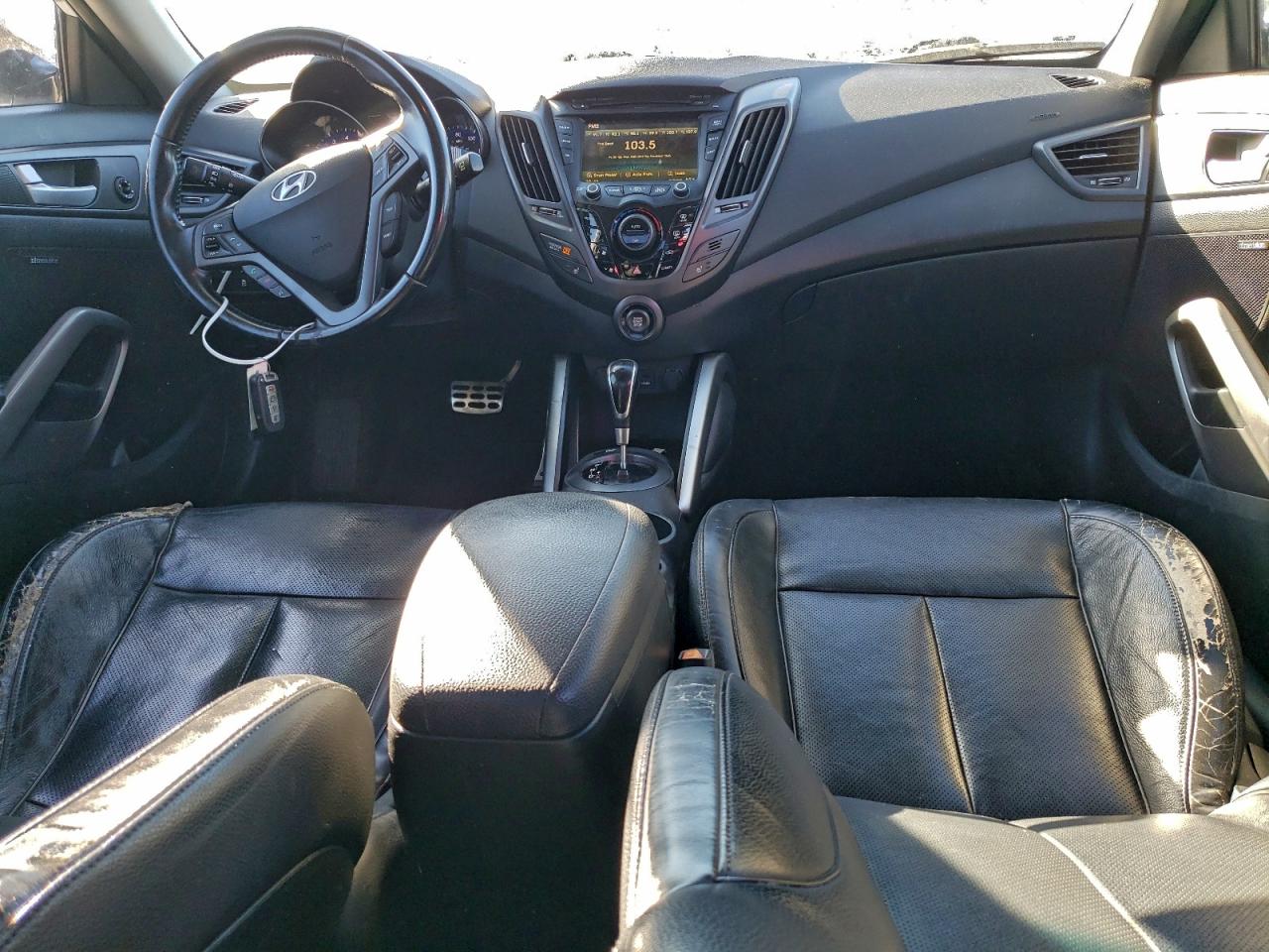 Hyundai VELOSTER Turbo Image 5