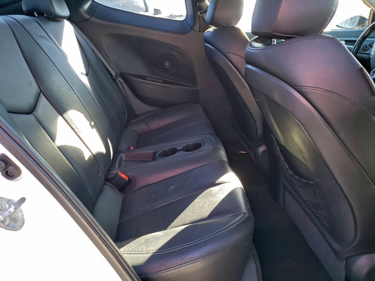 Hyundai VELOSTER Turbo Image 6