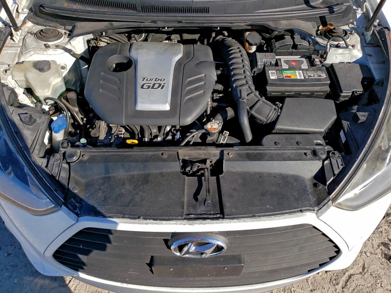 Hyundai VELOSTER Turbo Image 11