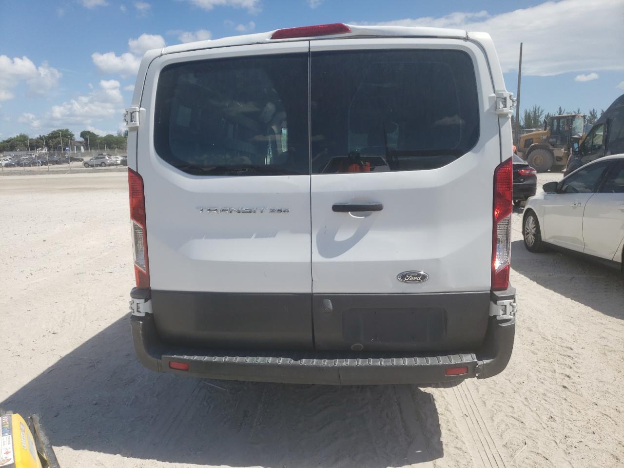 Ford Transit T-250 Image 7