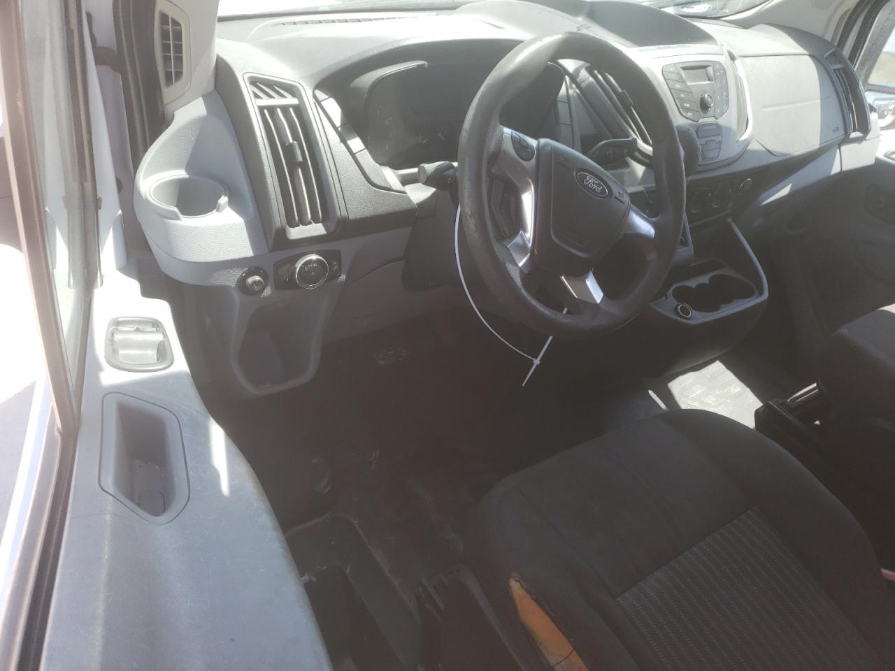 Ford Transit T-250 Image 6