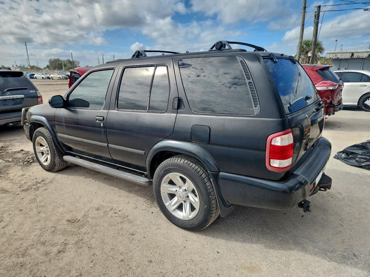 Nissan Pathfinder Le Image 8