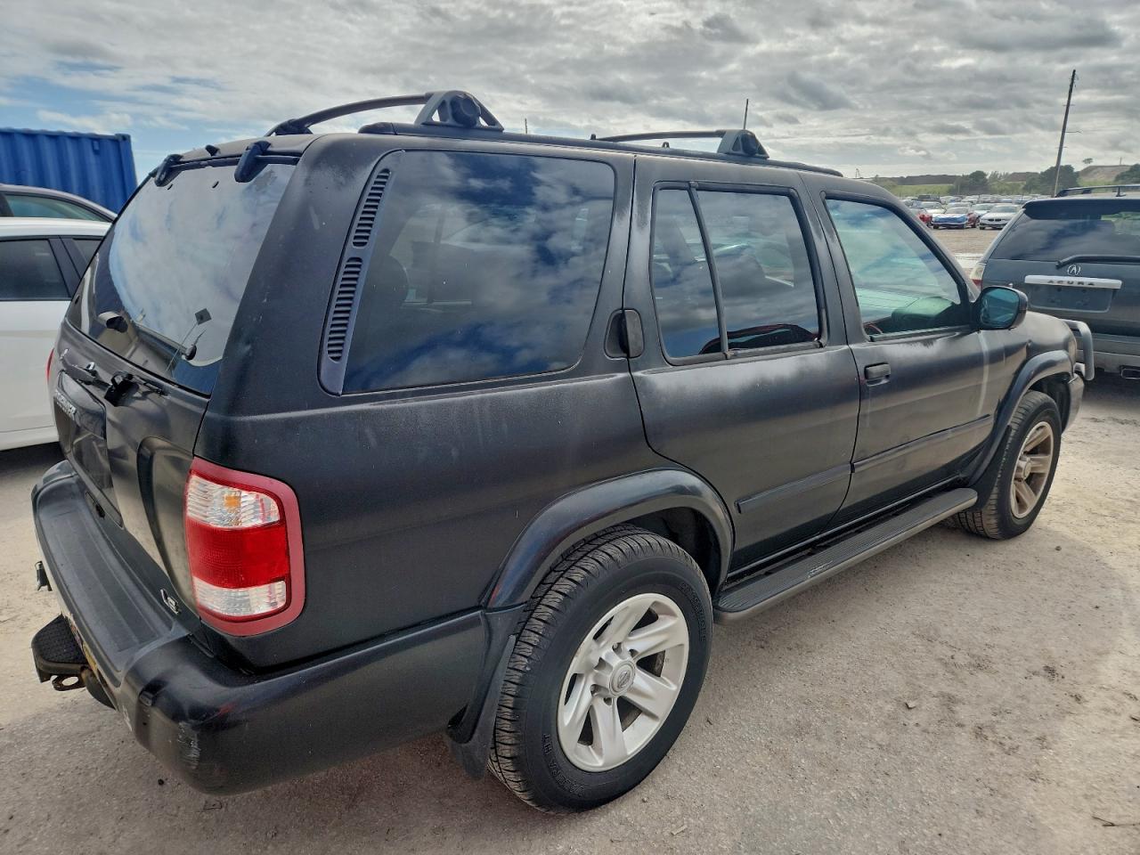 Nissan Pathfinder Le Image 3