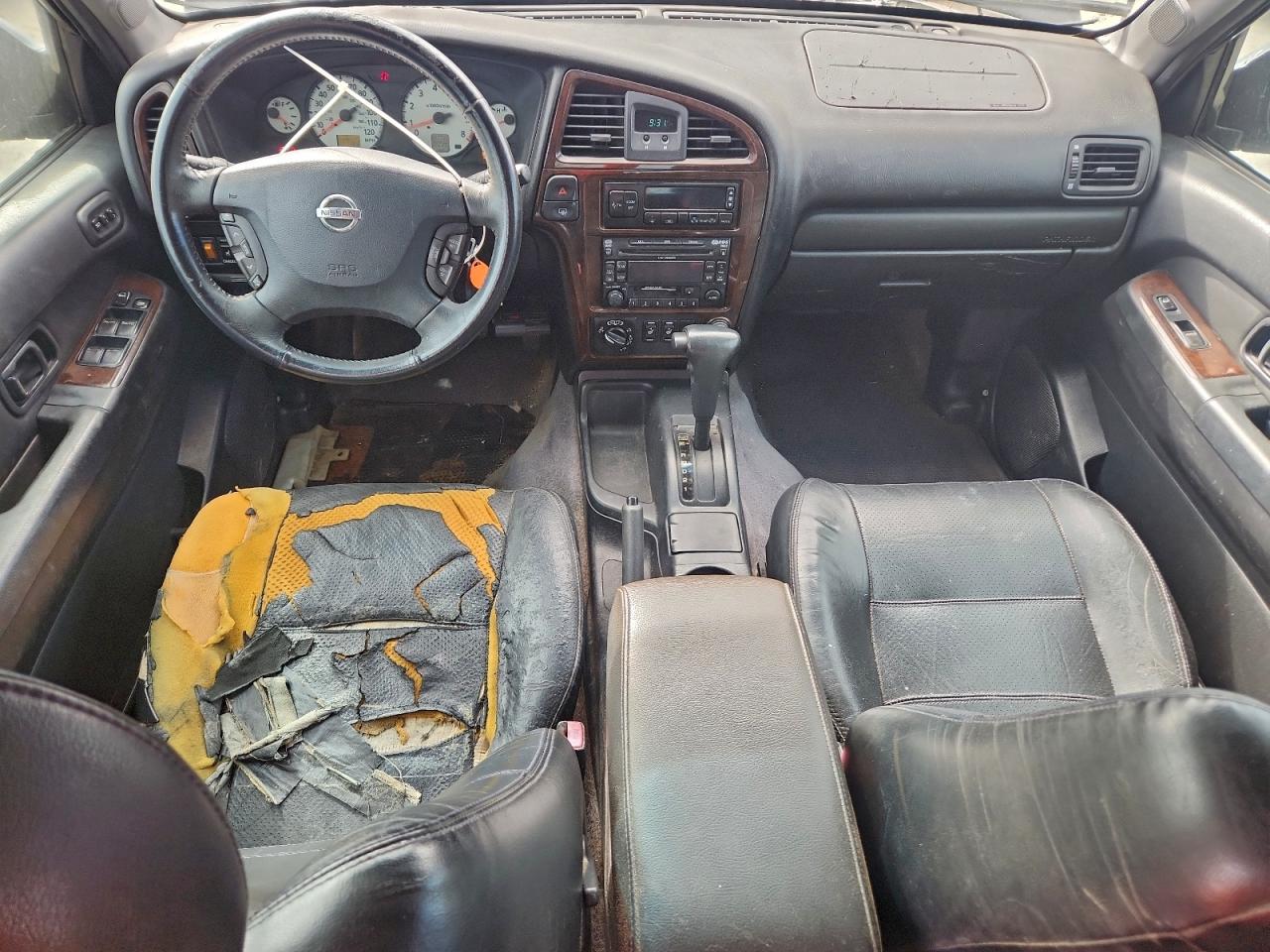 Nissan Pathfinder Le Image 2